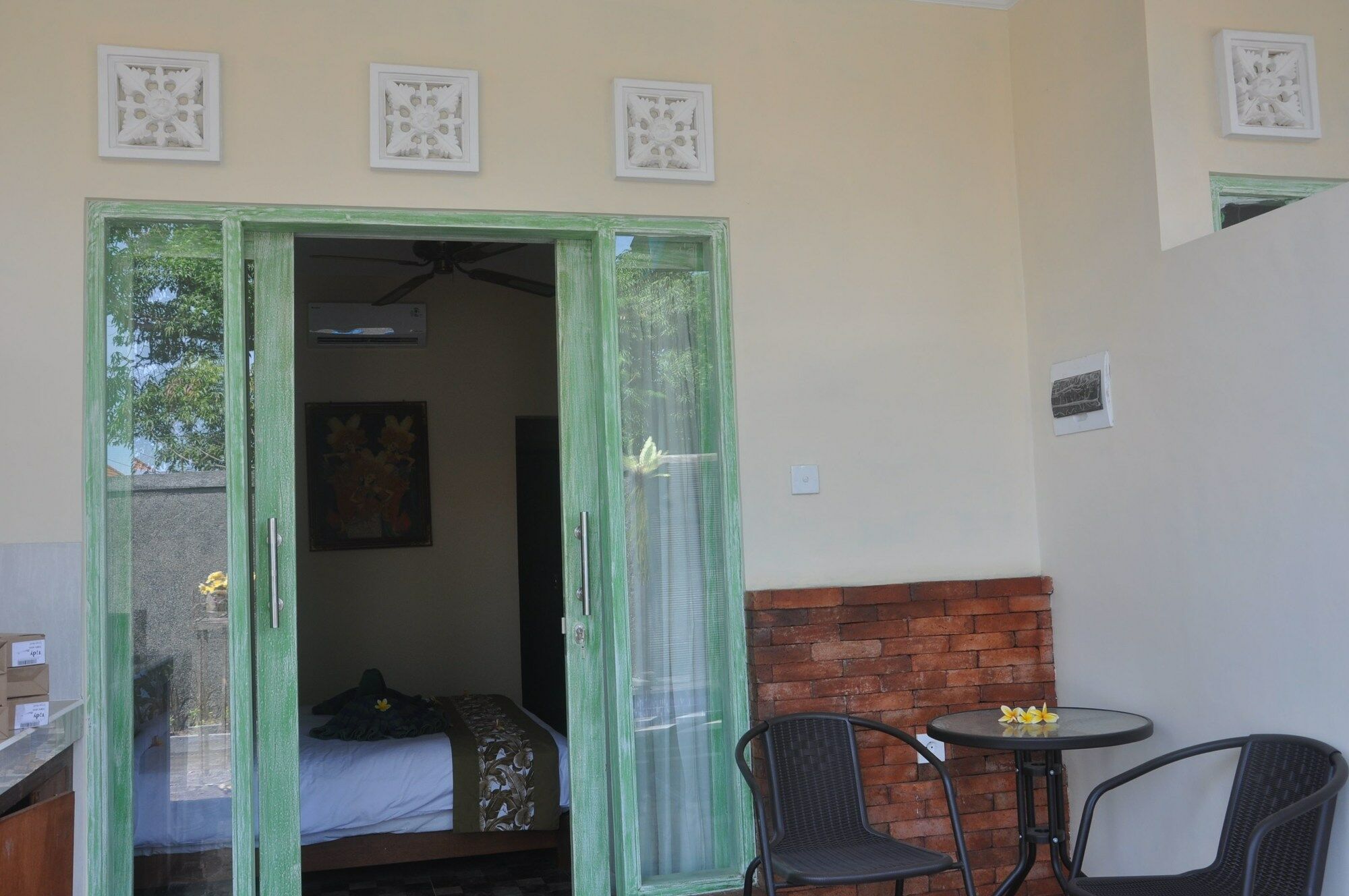 Отель Puri Dedari Sanur Экстерьер фото