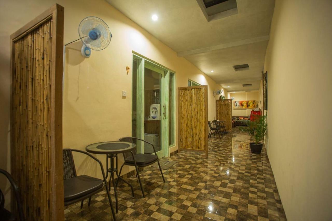 Отель Puri Dedari Sanur Экстерьер фото